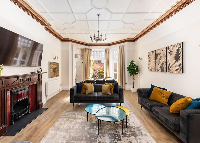 3 Bedroom Garden Apartment Opposite The Beach