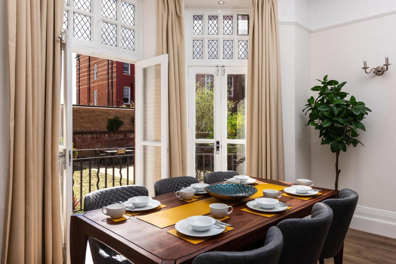 Apartamento 3 Bedroom Garden Opposite The